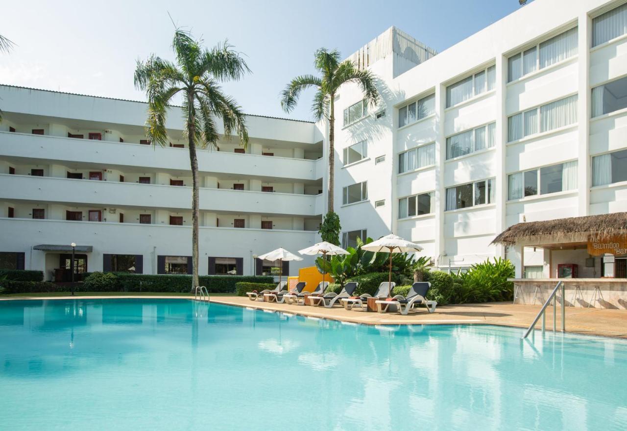 Centara Life Hotel Mae Sot Exterior photo