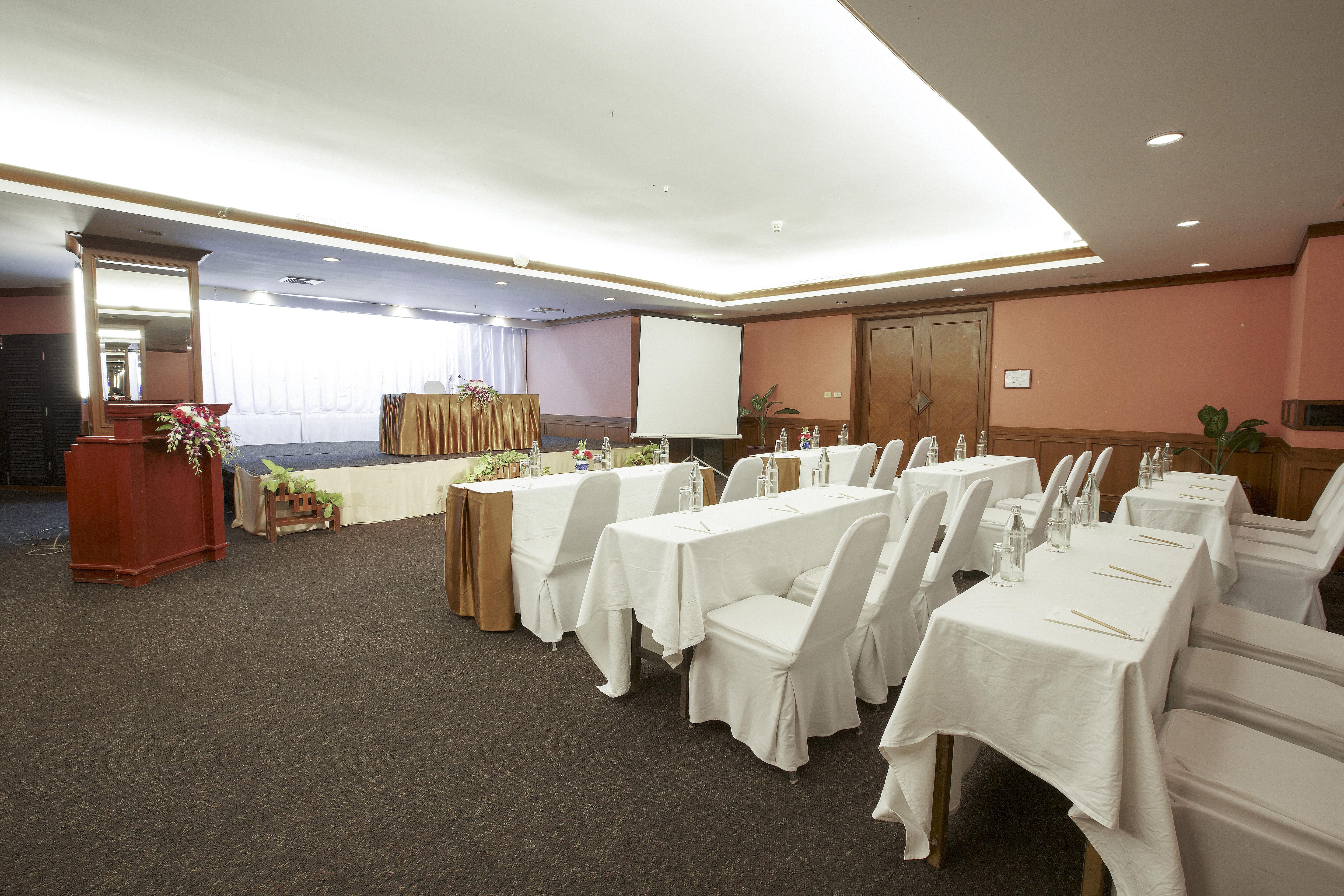 Centara Life Hotel Mae Sot Exterior photo
