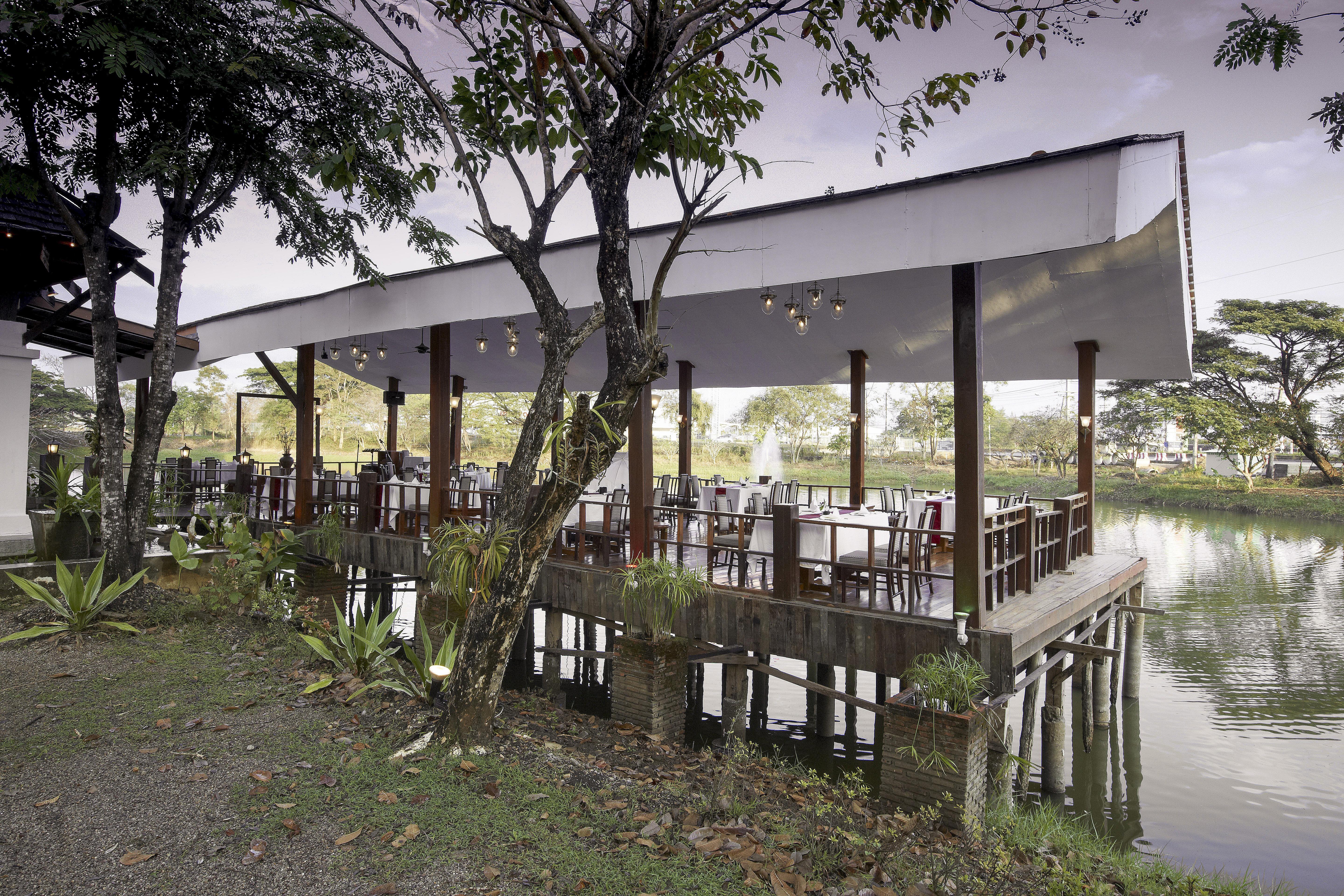 Centara Life Hotel Mae Sot Exterior photo
