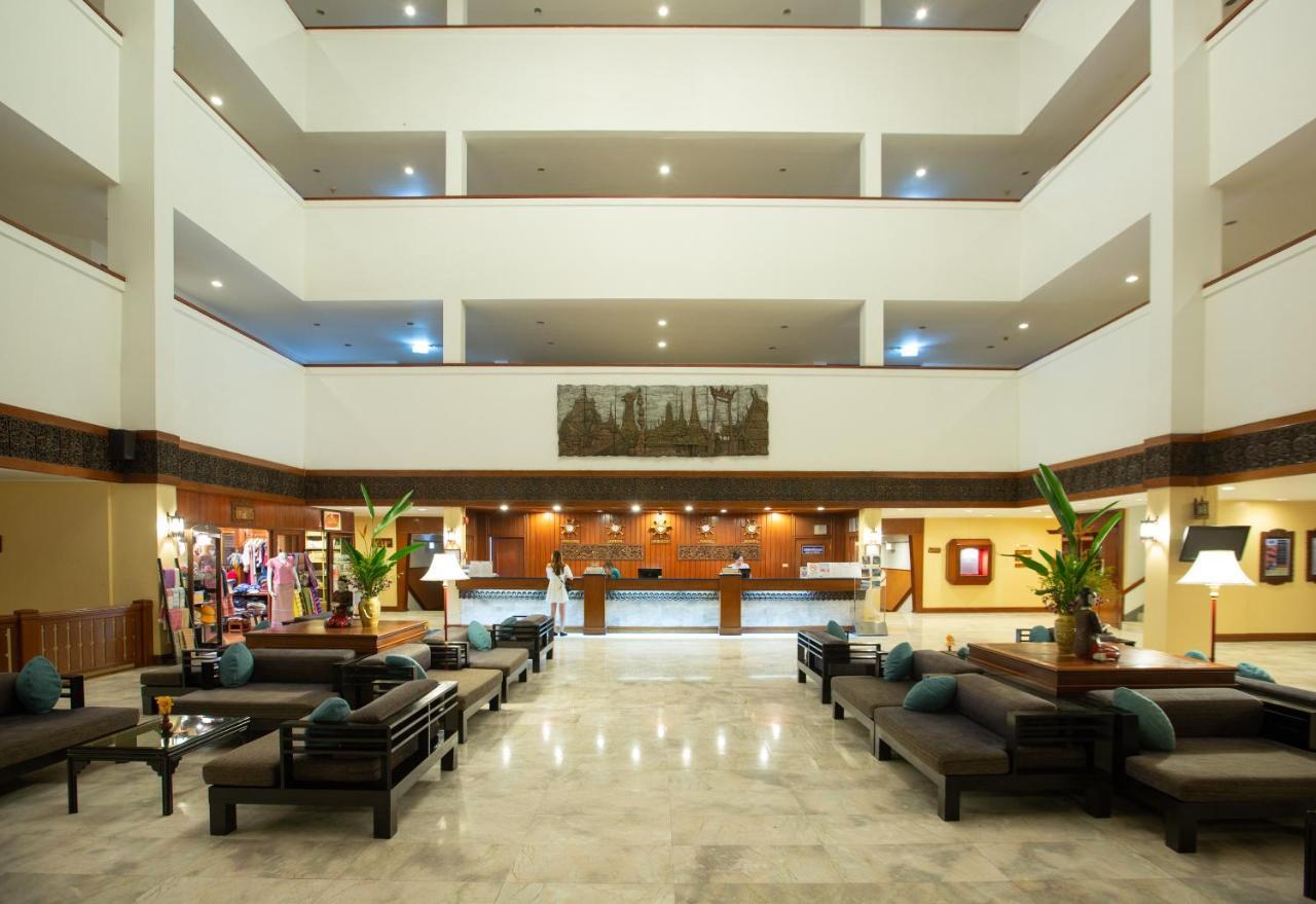 Centara Life Hotel Mae Sot Exterior photo